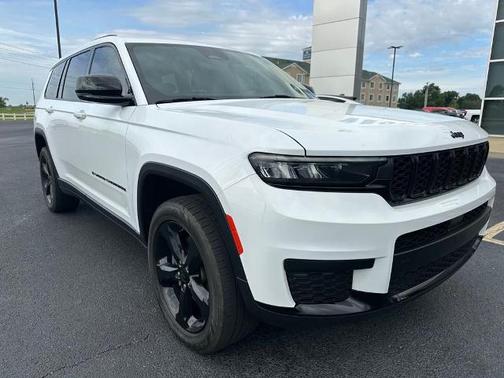 2023 Jeep Grand Cherokee LAREDO
