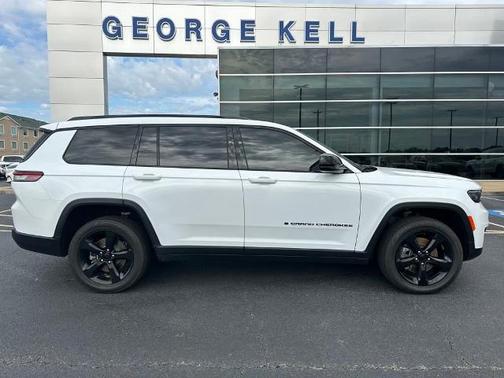 2023 Jeep Grand Cherokee LAREDO