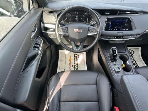 2022 Cadillac XT4 PREMIUM LUXURY