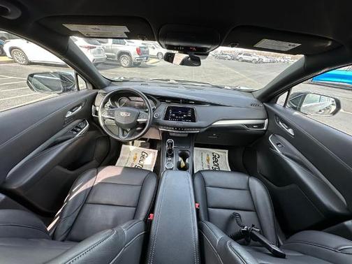 2022 Cadillac XT4 PREMIUM LUXURY