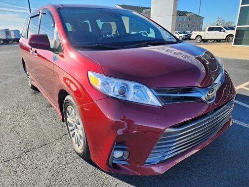 2019 Toyota Sienna XLE 7 PASSENGER AUTO ACCESS SEAT