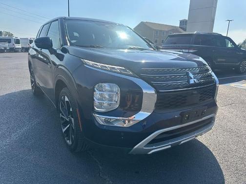 2023 Mitsubishi Outlander SE