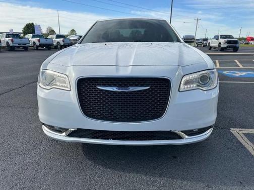 2019 Chrysler 300 LIMITED