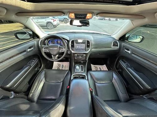 2019 Chrysler 300 LIMITED
