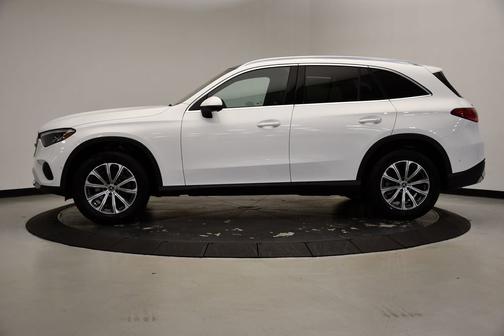 2025 Mercedes-Benz GLC 300