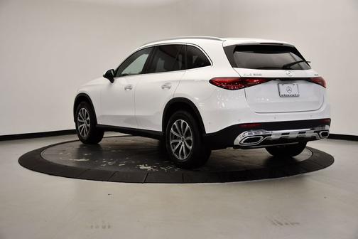 2025 Mercedes-Benz GLC 300