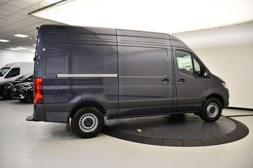 2025 Mercedes-Benz Sprinter 2500 Standard Roof