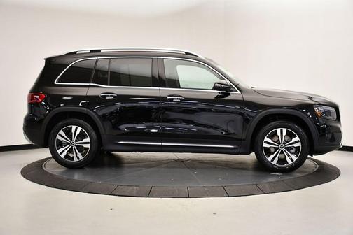 2025 Mercedes-Benz GLB 250 4MATIC