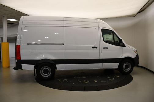 2025 Mercedes-Benz Sprinter 2500 Standard Roof
