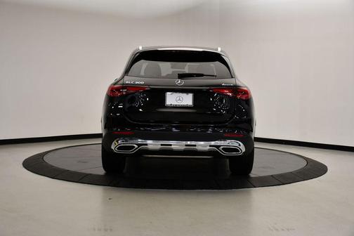 2025 Mercedes-Benz GLC 300 4MATIC