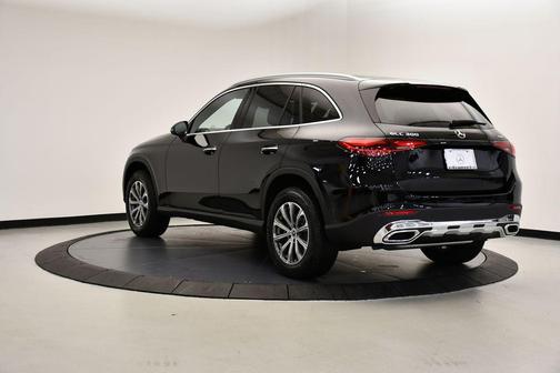 2025 Mercedes-Benz GLC 300 4MATIC