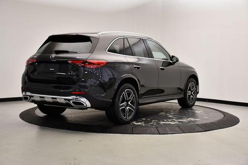 2025 Mercedes-Benz GLC 300 4MATIC