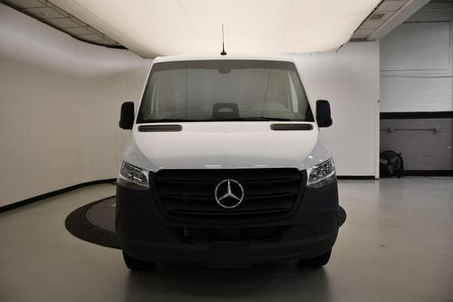 2025 Mercedes-Benz Sprinter 2500 Standard Roof