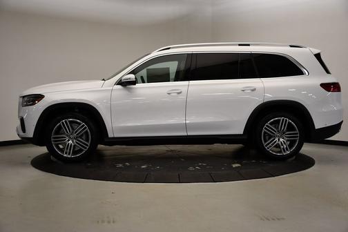 2025 Mercedes-Benz GLS 450
