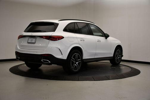 2026 Mercedes-Benz GLC 300 4MATIC