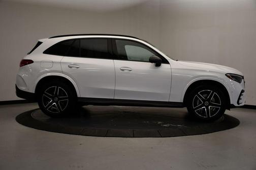 2026 Mercedes-Benz GLC 300 4MATIC