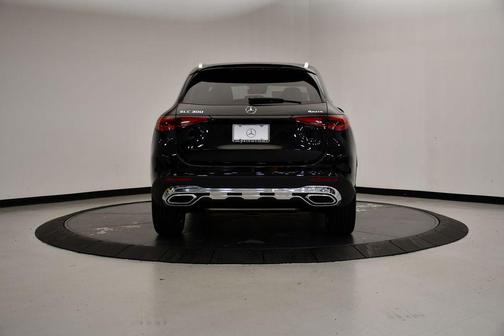 2026 Mercedes-Benz GLC 300 4MATIC