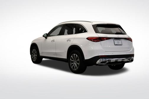 Polar White 2026 Mercedes-Benz GLC 300