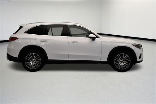 2025 Mercedes-Benz GLC 300 4MATIC