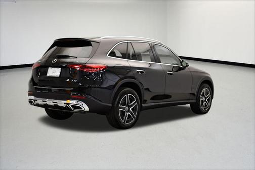 2026 Mercedes-Benz GLC 300 4MATIC