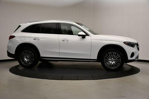 2025 Mercedes-Benz GLC 300 4MATIC