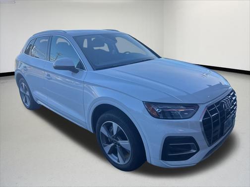 2024 Audi Q5 40 Premium Plus