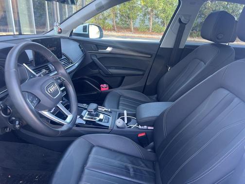 2024 Audi Q5 40 Premium Plus