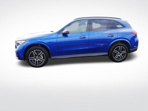 Starling Blue Metallic 2025 Mercedes-Benz GLC 300