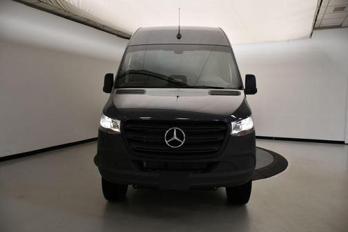 2025 Mercedes-Benz Sprinter 2500 Standard Roof