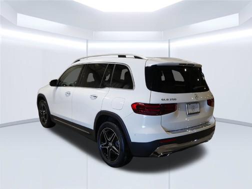Polar White 2026 Mercedes-Benz GLB 250
