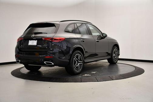 2026 Mercedes-Benz GLC 300 4MATIC