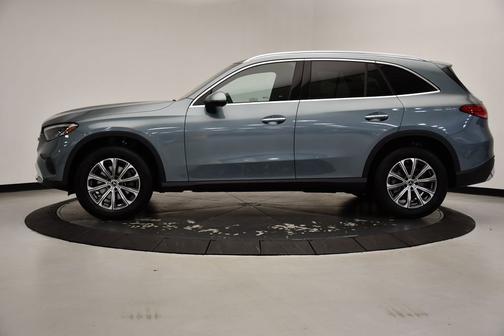 2025 Mercedes-Benz GLC 300 