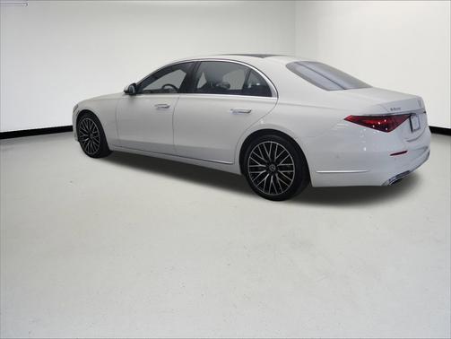 2022 Mercedes-Benz S-Class 
