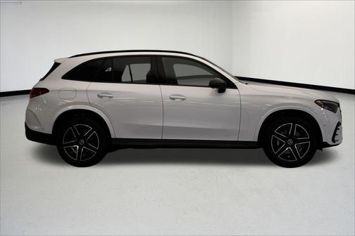 2026 Mercedes-Benz GLC 300 4MATIC