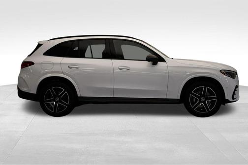 2026 Mercedes-Benz GLC 300 4MATIC