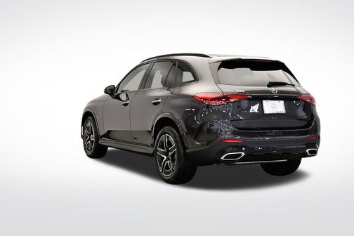 Graphite Grey Metallic 2026 Mercedes-Benz GLC 300 4MATIC