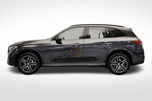 Graphite Grey Metallic 2026 Mercedes-Benz GLC 300 4MATIC