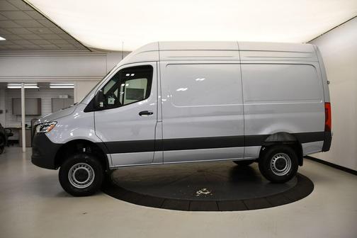 2025 Mercedes-Benz Sprinter 2500 Standard Roof