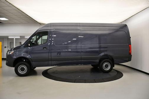 2025 Mercedes-Benz Sprinter 2500 High Roof