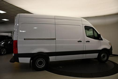 2025 Mercedes-Benz Sprinter 2500 Standard Roof