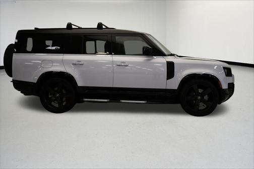 2023 Land Rover Defender 130 X-Dynamic SE