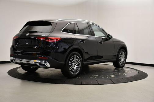 2025 Mercedes-Benz GLC 300 4MATIC
