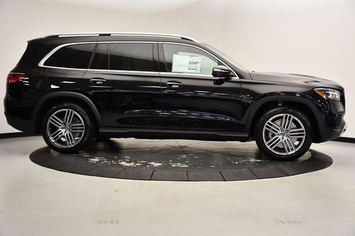 2025 Mercedes-Benz GLS 450 4MATIC