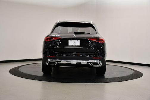 2025 Mercedes-Benz GLC 300 4MATIC