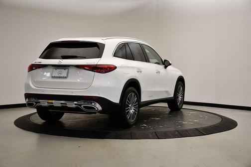 2025 Mercedes-Benz GLC 300 4MATIC