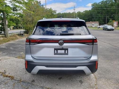 2025 Volkswagen Tiguan 2.0T SE