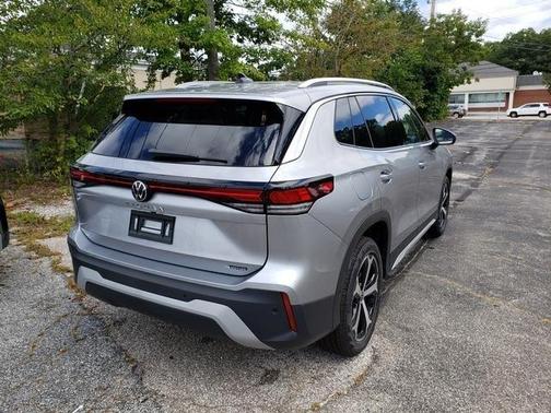 2025 Volkswagen Tiguan 2.0T SE
