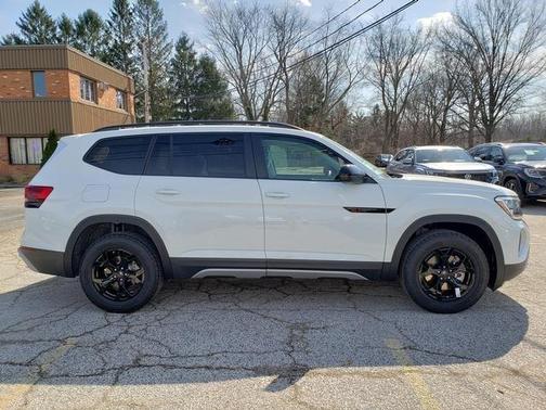 2025 Volkswagen Atlas 2.0T Peak Edition