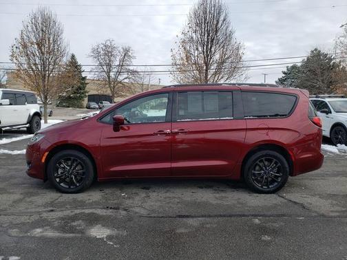 2020 Chrysler Pacifica Launch Edition