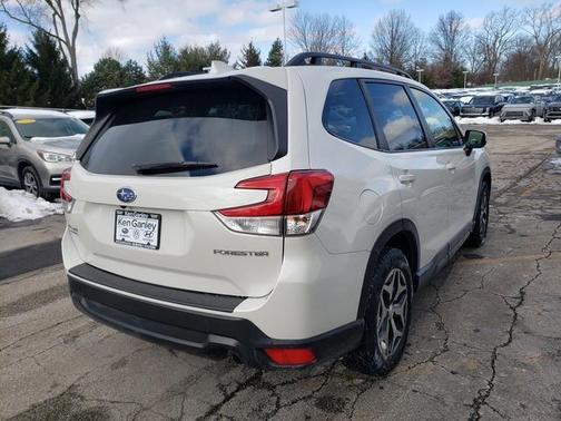 2022 Subaru Forester Premium